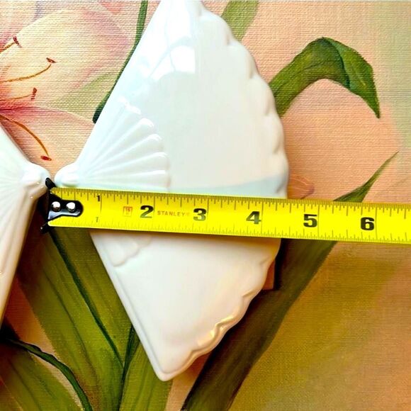 ♥️VINTAGE PAIR CHINOISERIE BONE WHITE FAN TRINKET DISHES GRAND MILLENNIAL DECOR - Picture 10 of 16
